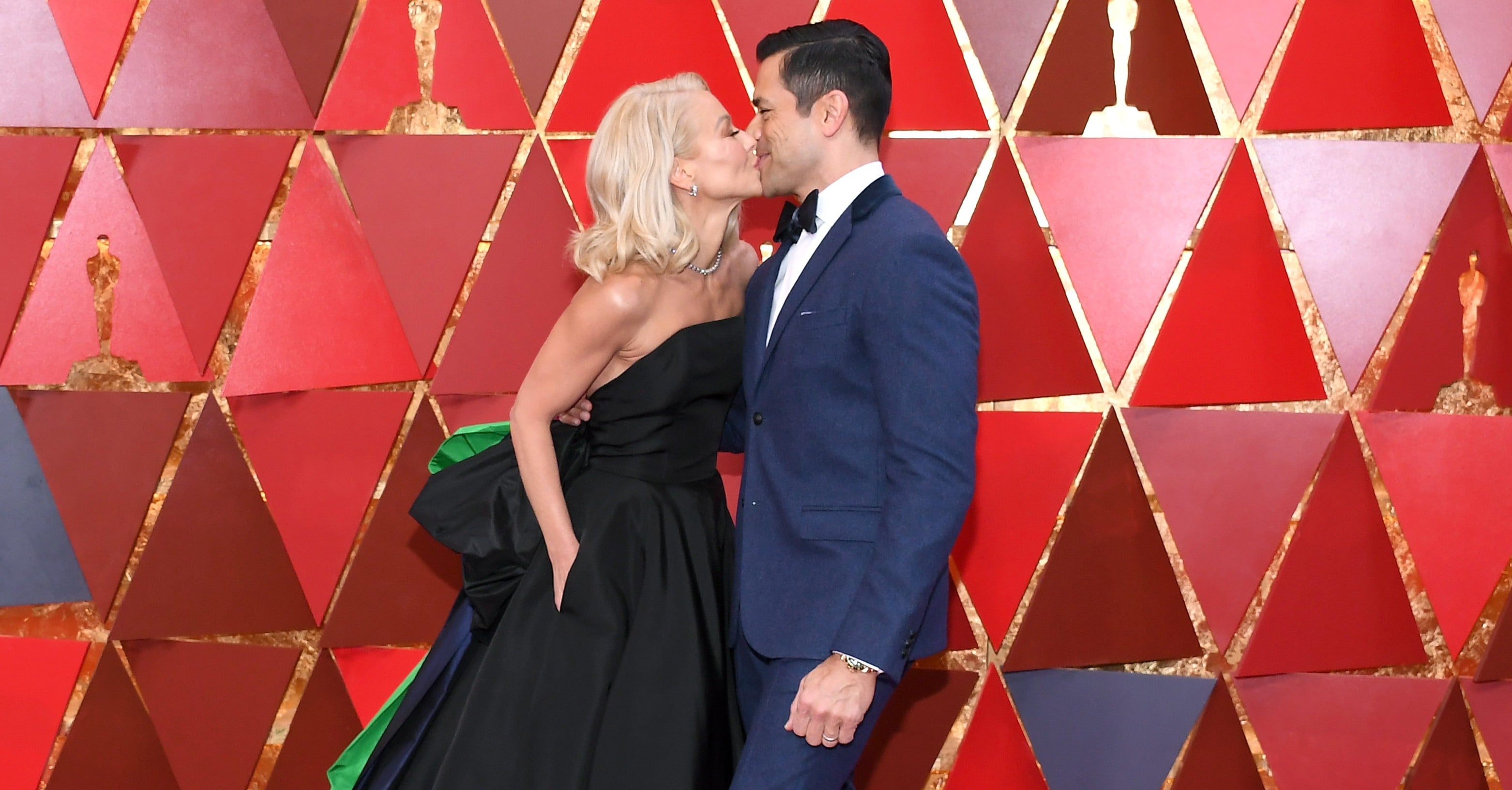Kelly Ripa and Mark Consuelos at the 2018 Oscars | PS Celebrity