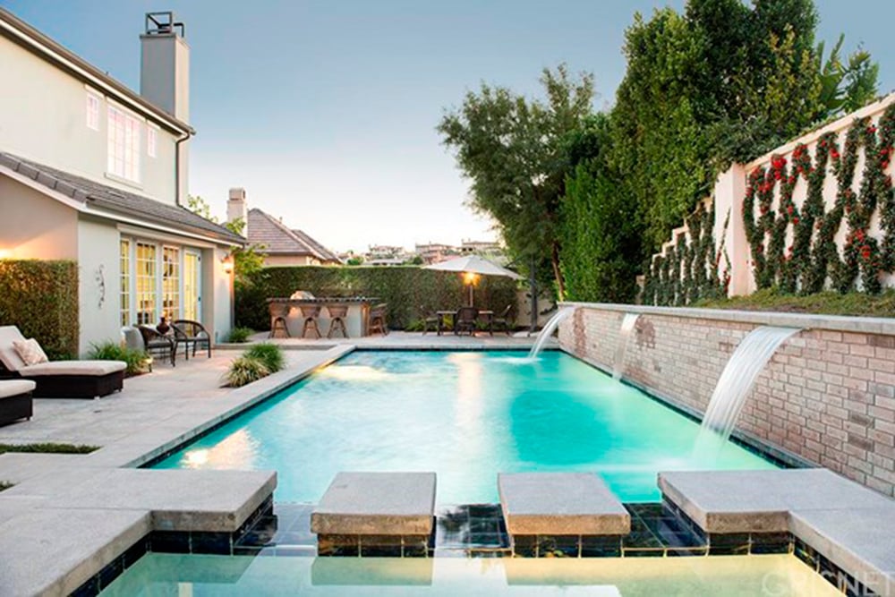 Kris Jenner Buys House Rumored For Rob Kardashian