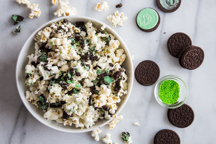 Mint Cookies and Cream Popcorn