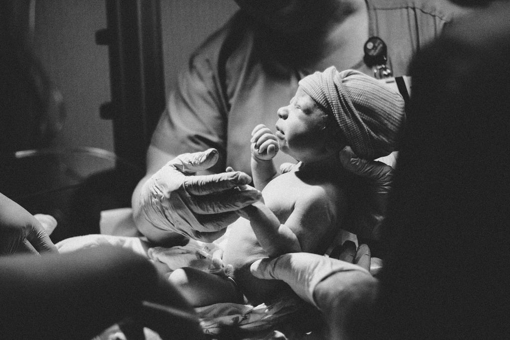 Tips For Photographing a Baby's Birth
