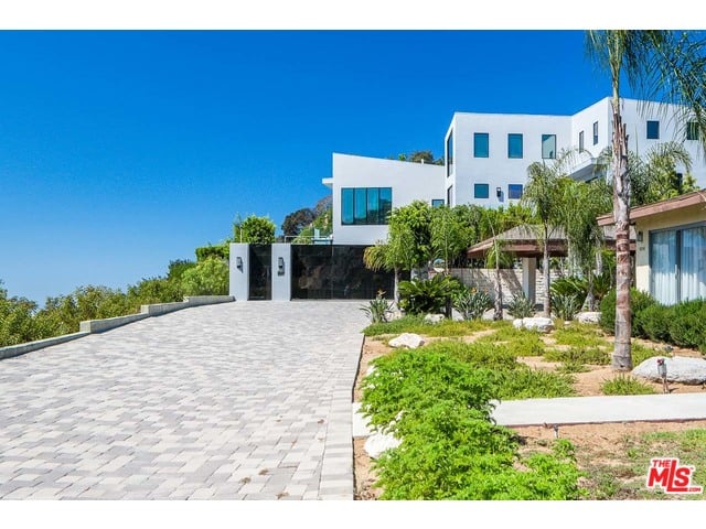 Beverly Hills Modern House Chrissy Teigen and John Legend s New Beverly Hills Mansion 