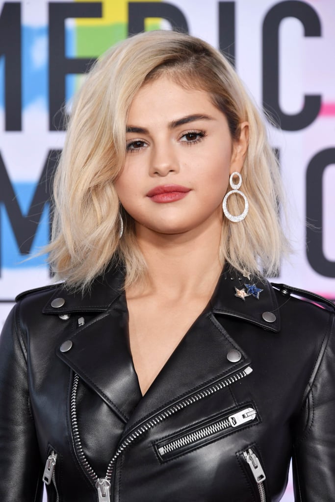 Selena Gomez With Blond Hair at American Music Awards 2017 | POPSUGAR ...