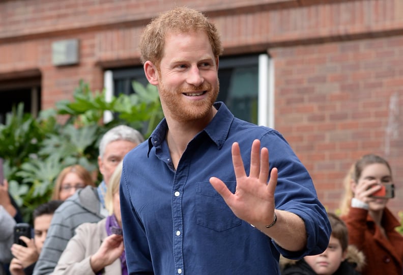 NOTTINGHAM, ENGLAND -  OCTOBER 26: Prince Harry waves as he leaves Nottingham's new Central Police Station on October 26, 2016 in Nottingham, England. (Photo by Joe Giddins - WPA Pool/Getty Images)