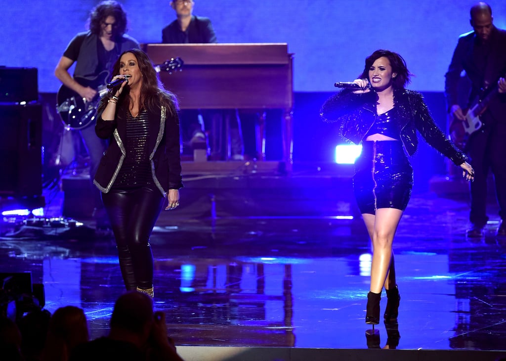 Demi Lovato Performing at the 2015 AMAs Pictures