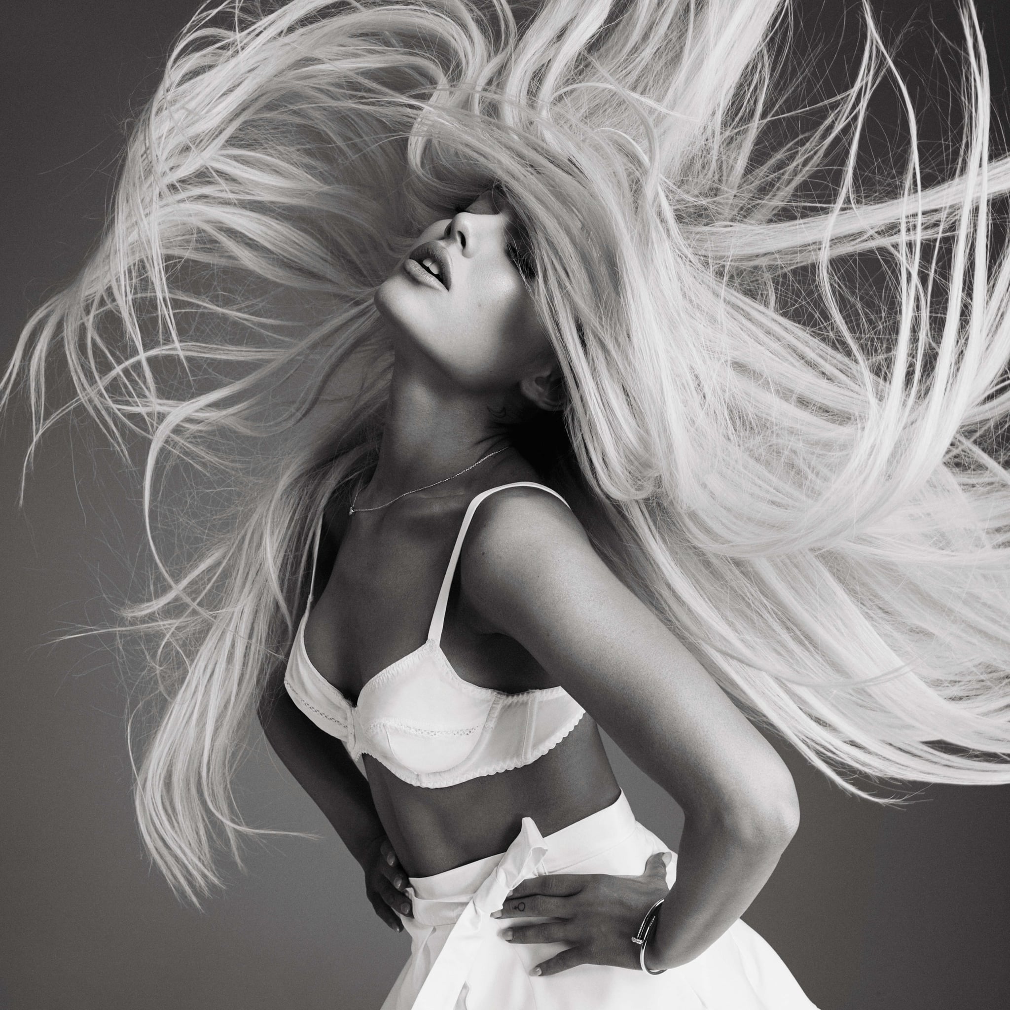 Ariana Grande Elle Cover Long Hair August 2018 Popsugar Beauty