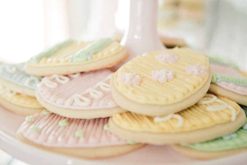 Frosted, egg-shaped cookies made for a great Easter treat.
Source: Kaylee Eylander Photography via Jenny Cookies