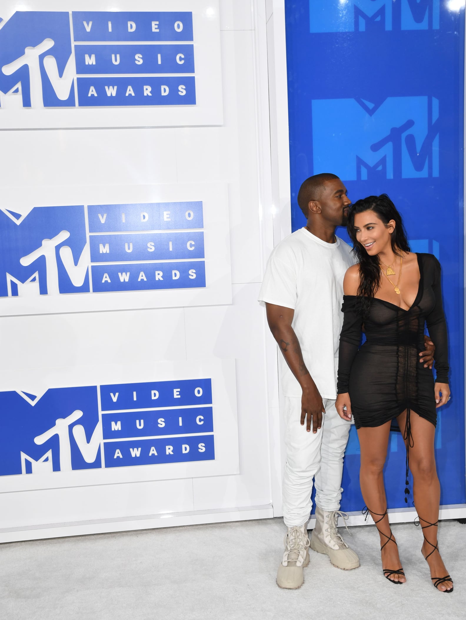 Kanye West at the MTV Video Music Awards 2016 | PS Celebrity