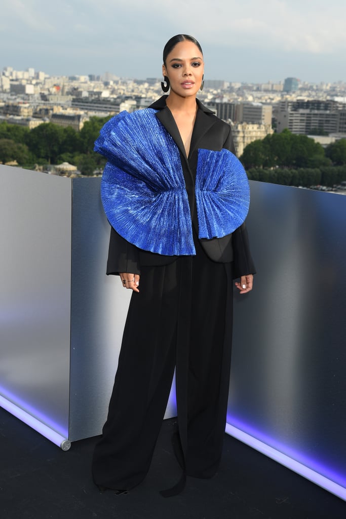 泰汤普森在2019年“黑衣人:国际”照片在巴黎打电话
