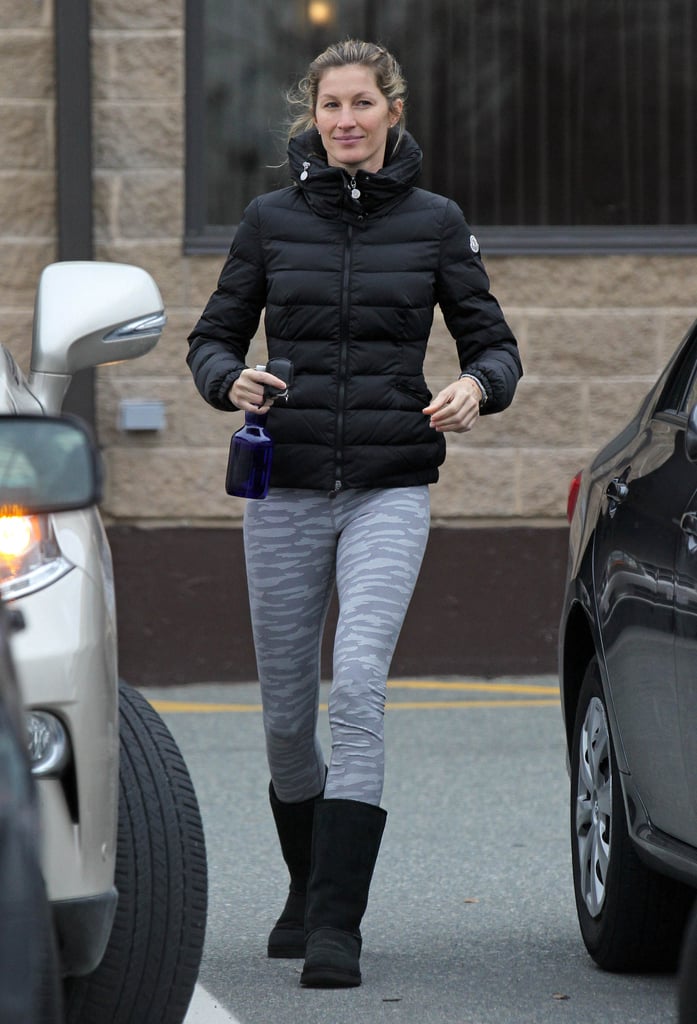 Gisele Bündchen stayed warm in Boston on Saturday.