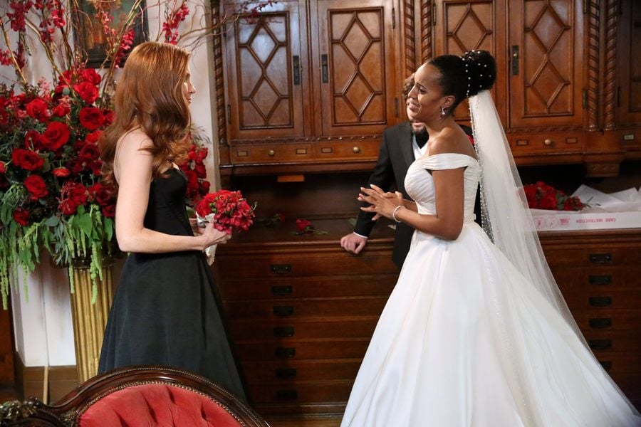 Olivia (Kerry Washington) has Abby (Darby Stanchfield) serve as her maid of honor.