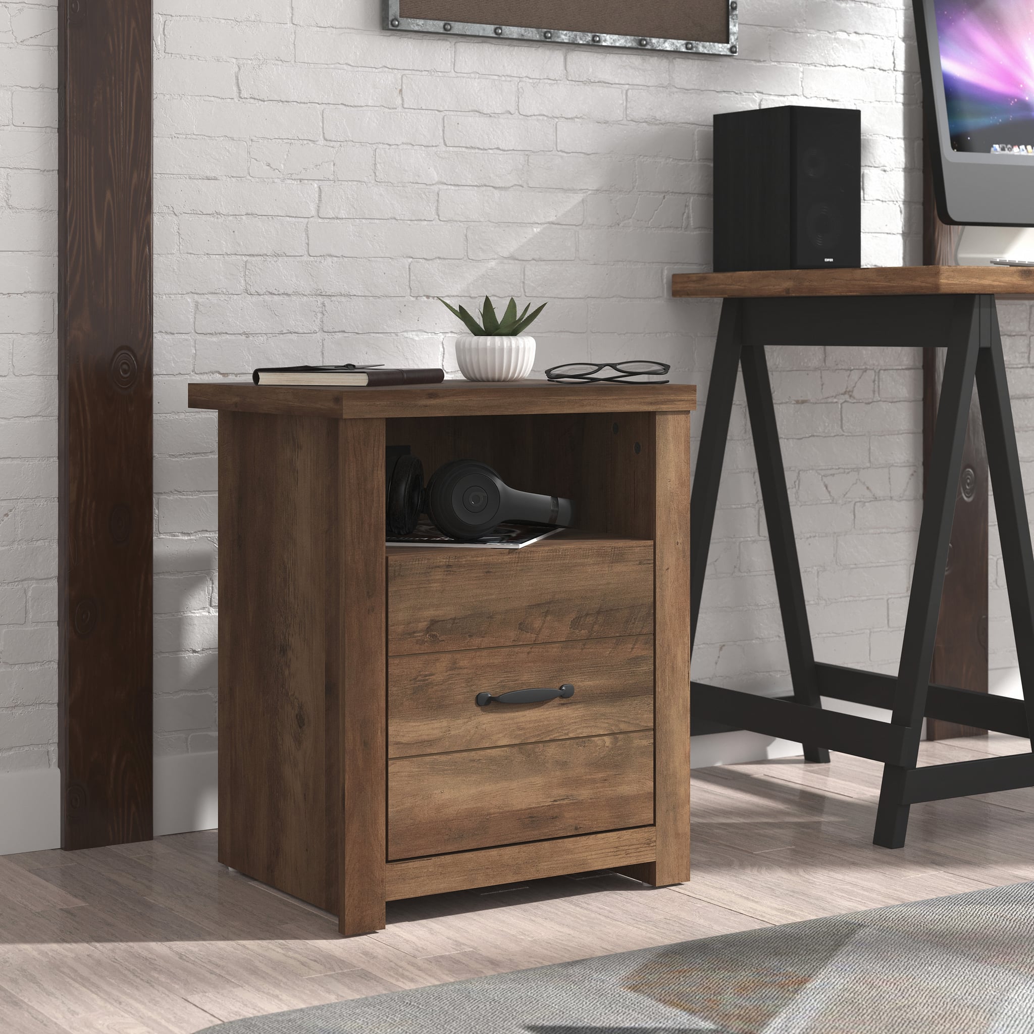 Tech end new arrivals table