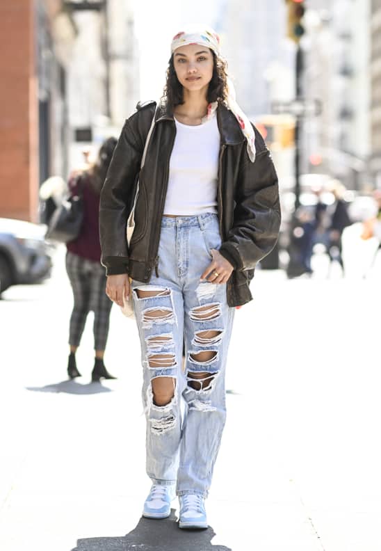 15 Best Baggy Jeans Outfit Ideas — How to Style Loose Pants