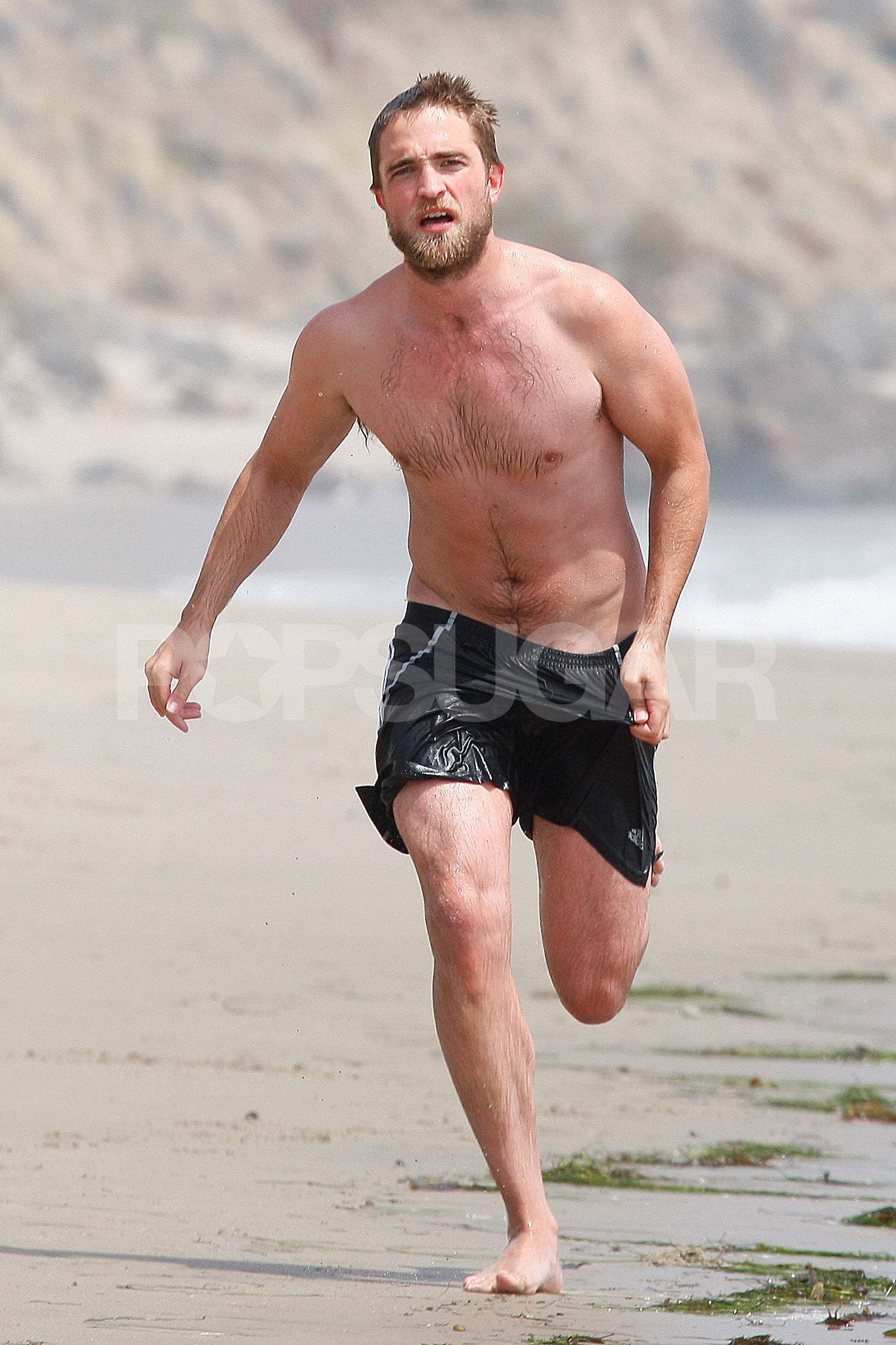 Robert Pattinson went running shirtless on the beach. | Shirtless ...