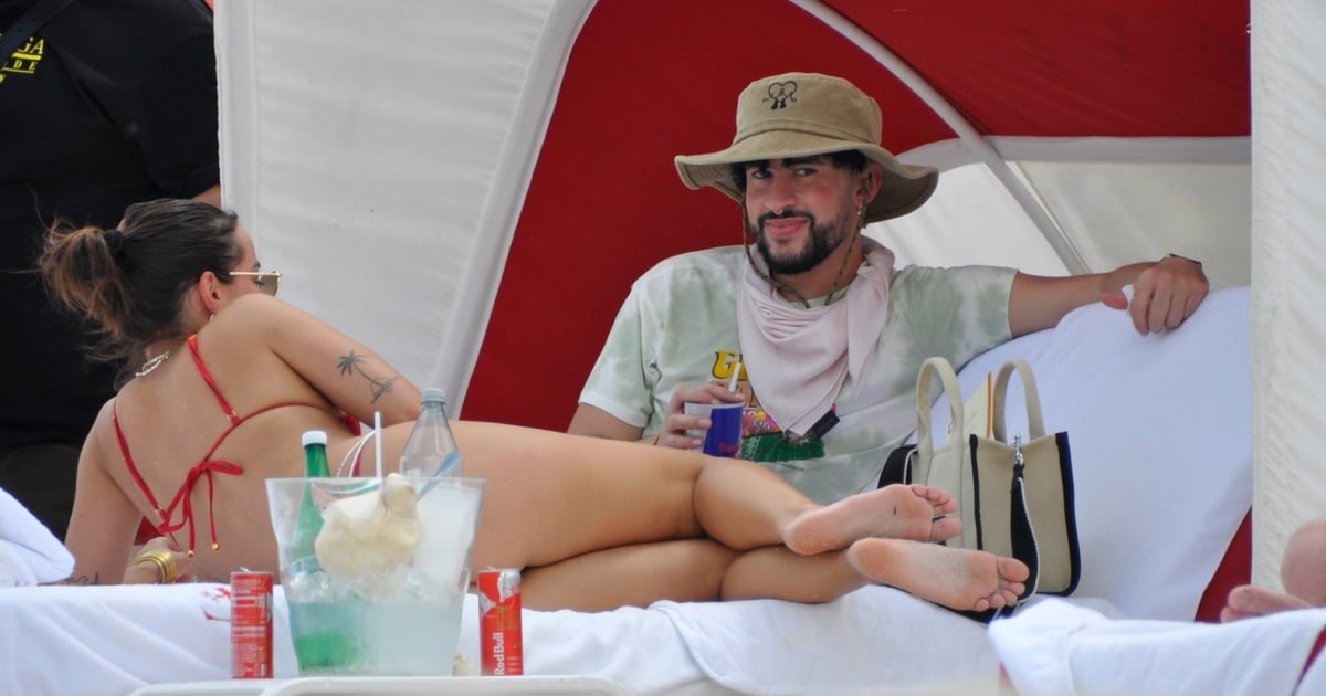 Photo of Bad Bunny Enjoys Some Well-Deserved R&R With Gabriela Berlingeri After Album Release