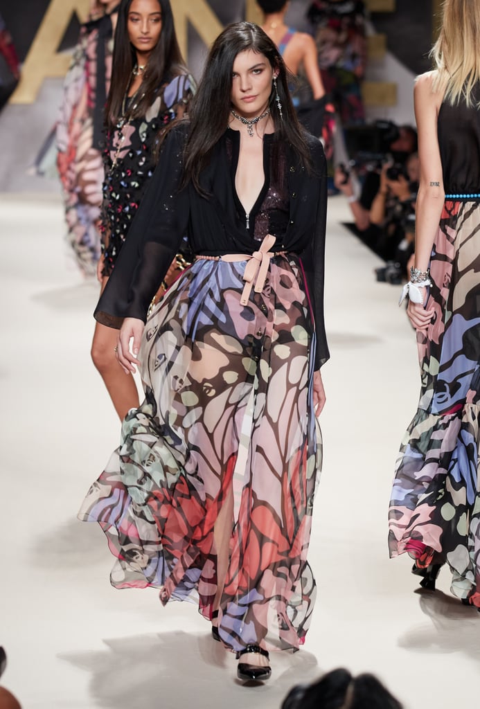 Chanel's SS22 Show Was a Throwback to the '90s Runway