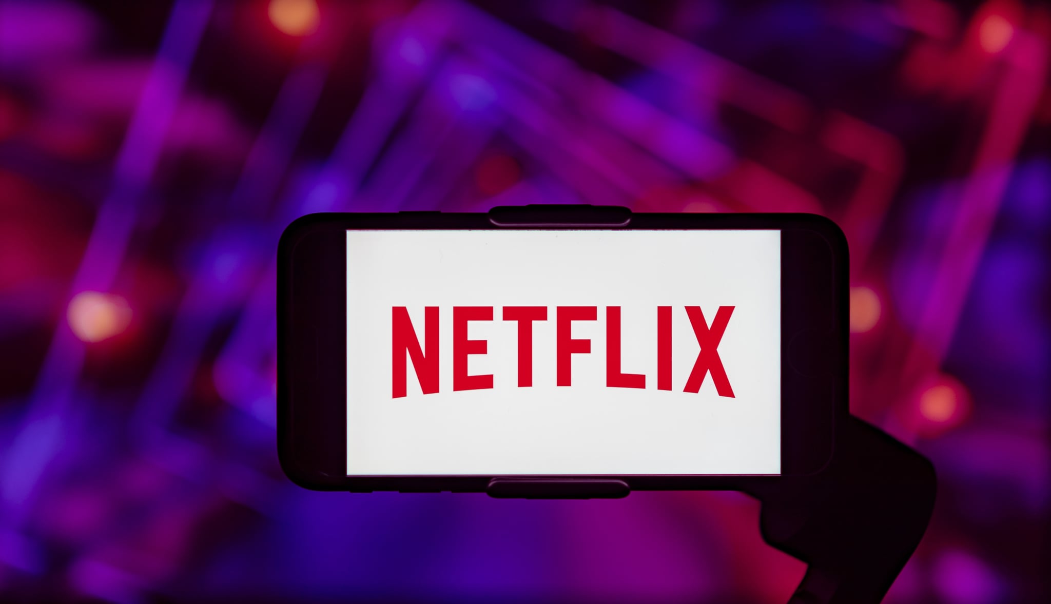 INDIA - 2023/02/02: In this photo illustration, the Netflix logo is seen displayed on a mobile phone screen. (Photo Illustration by Idrees Abbas/SOPA Images/LightRocket via Getty Images)