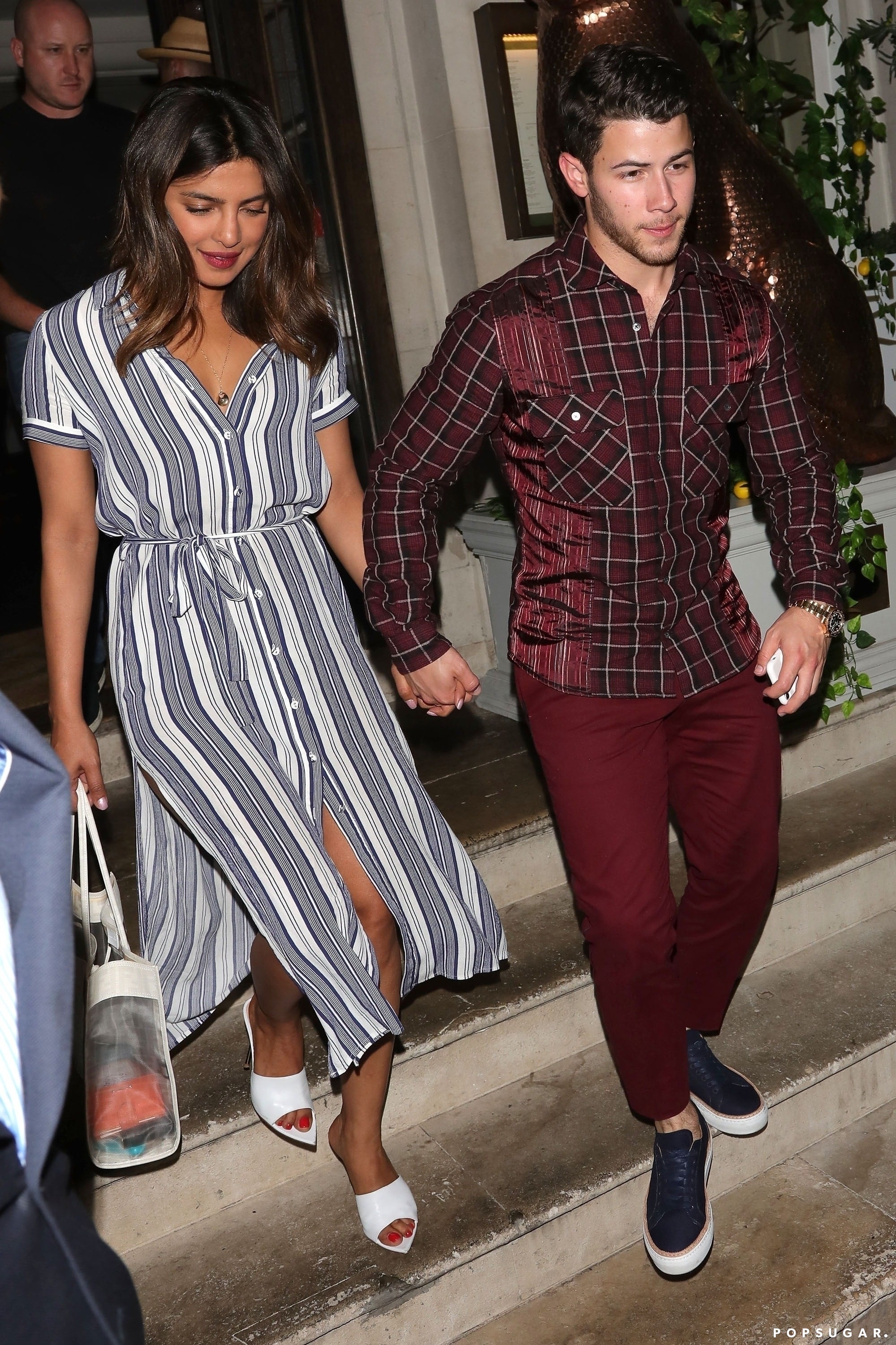 Wie is Joe Jonas dating Wat is een soort van relatieve datering van fossielen