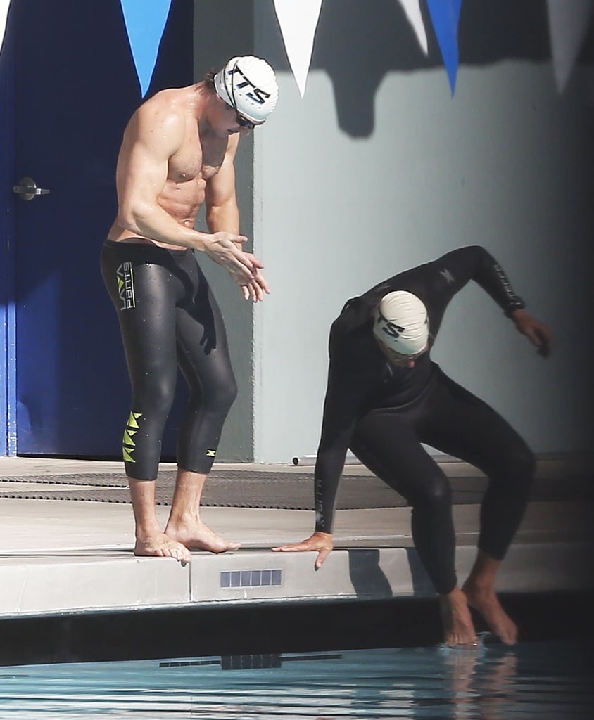 Zac Efron Taking a Swimming Class in LA Pictures