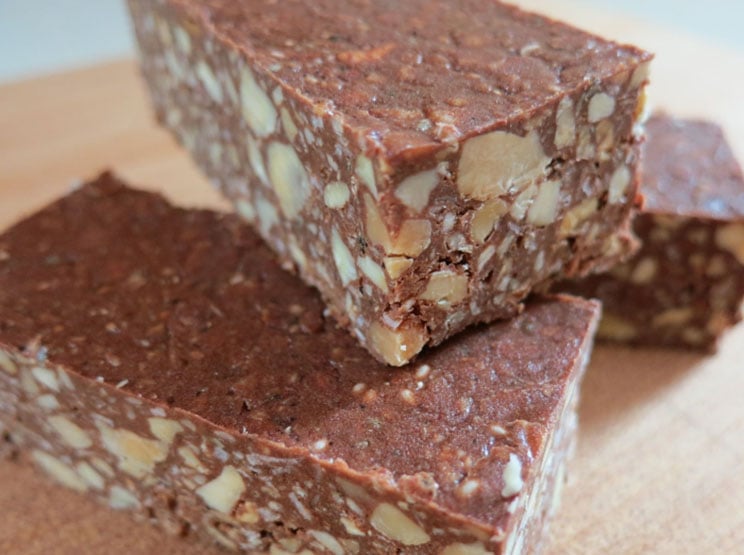 No-Bake Paleo Chocolate Protein Bars