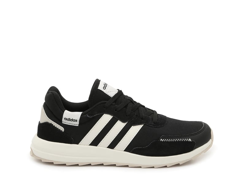 Classic Black Sneakers: Adidas Retrorun Sneaker