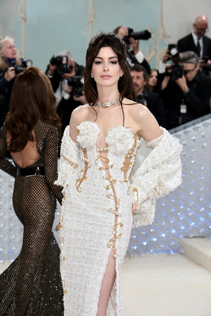 Anne Hathaway's Versace Dress at Met Gala 2023 POPSUGAR Fashion UK