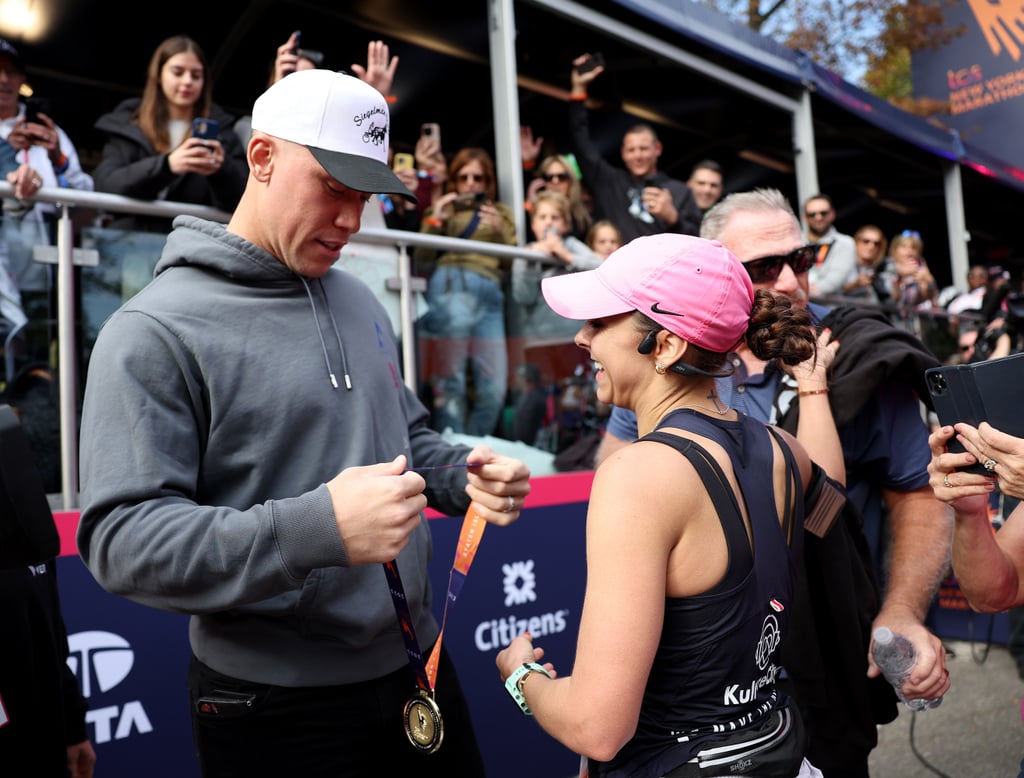 Aaron Judge Cheers On Samantha Bracksieck at NYC Marathon