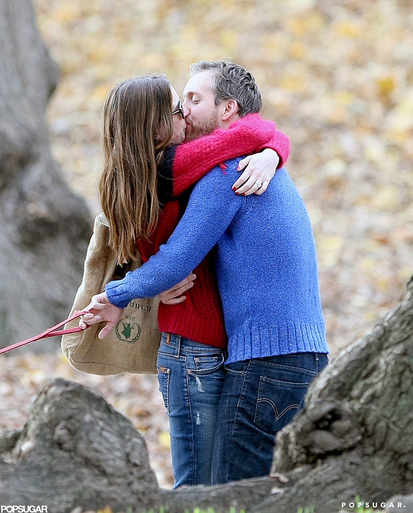 Anne Hathaway and Adam Shulman shared a kiss in Manhattan in November 2011. Anne Hathaway and Adam Shulman shared a kiss in Manhattan in November 2011.