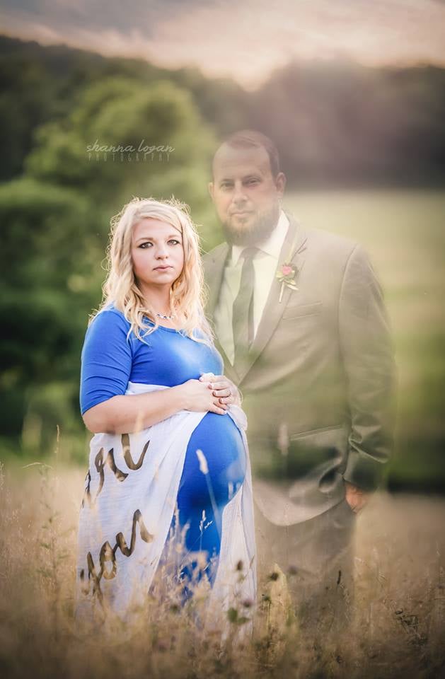 Expecting Mom Photoshops Late Husband Into Maternity Shoot