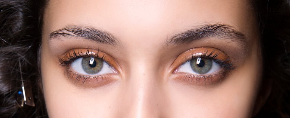 How to Apply Eye Shadow With Your Fingers