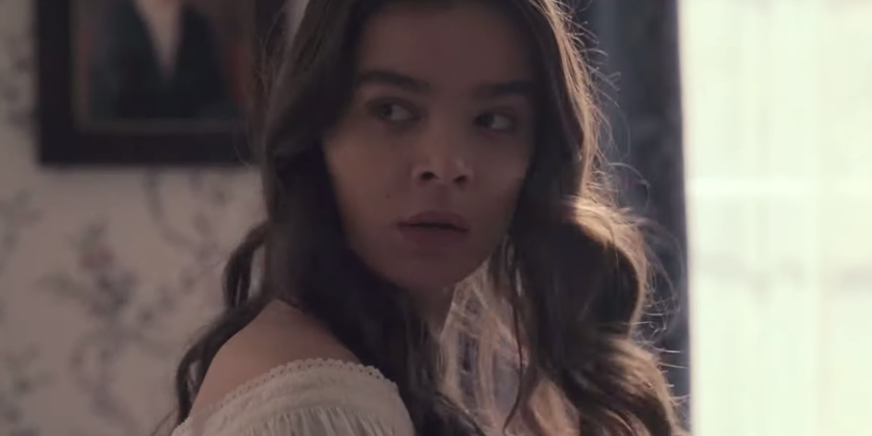 Hailee Steinfeld in Apple TV&rsquo;s Dickinson Trailer | PS Entertainment