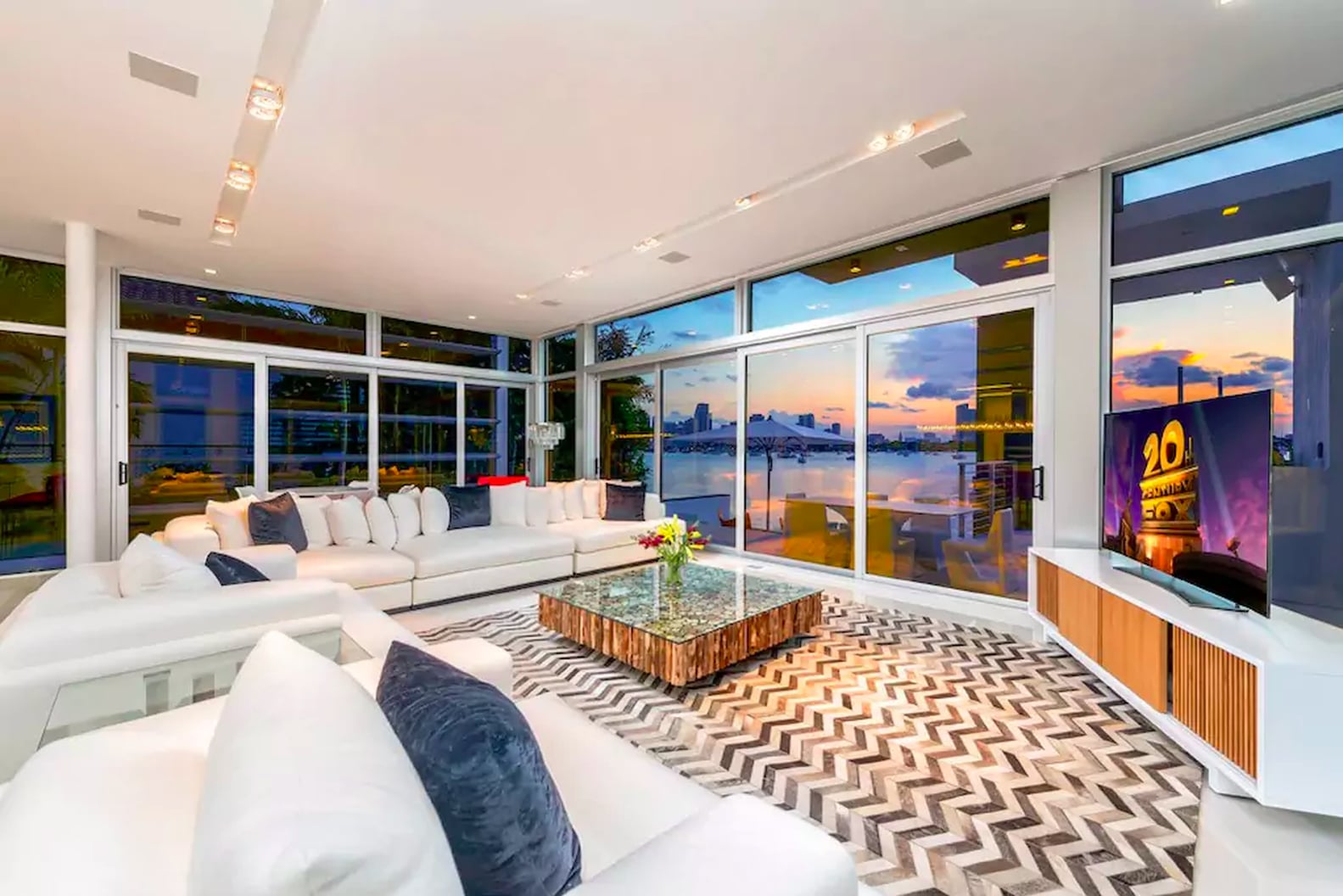 Kylie Jenner Miami Airbnb 2016 POPSUGAR Home
