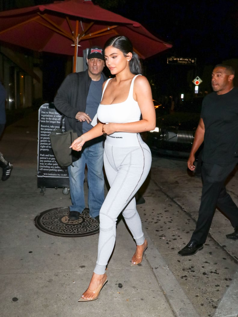Kylie Jenner Pairs a Nude Bra With the Viral Unbuttoned-Jeans Trend -  POPSUGAR Australia