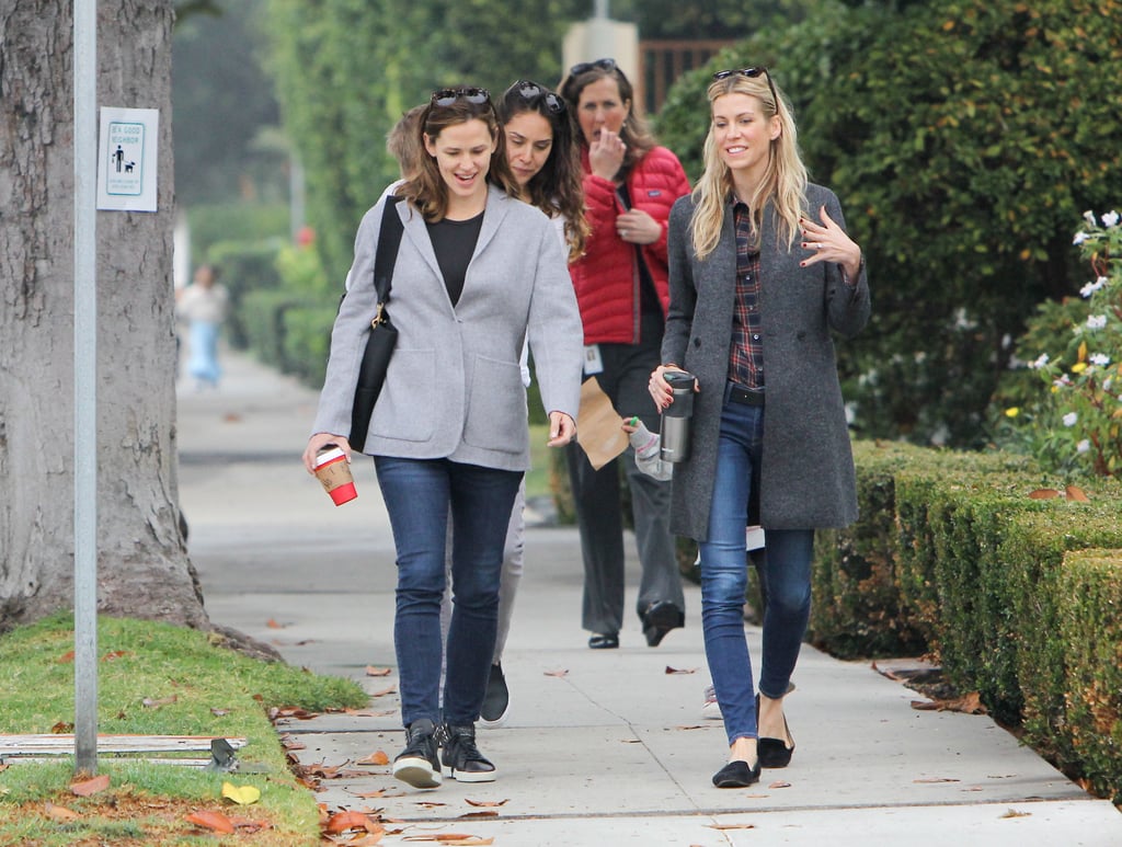 Jennifer Garner Out With Friends December 2015
