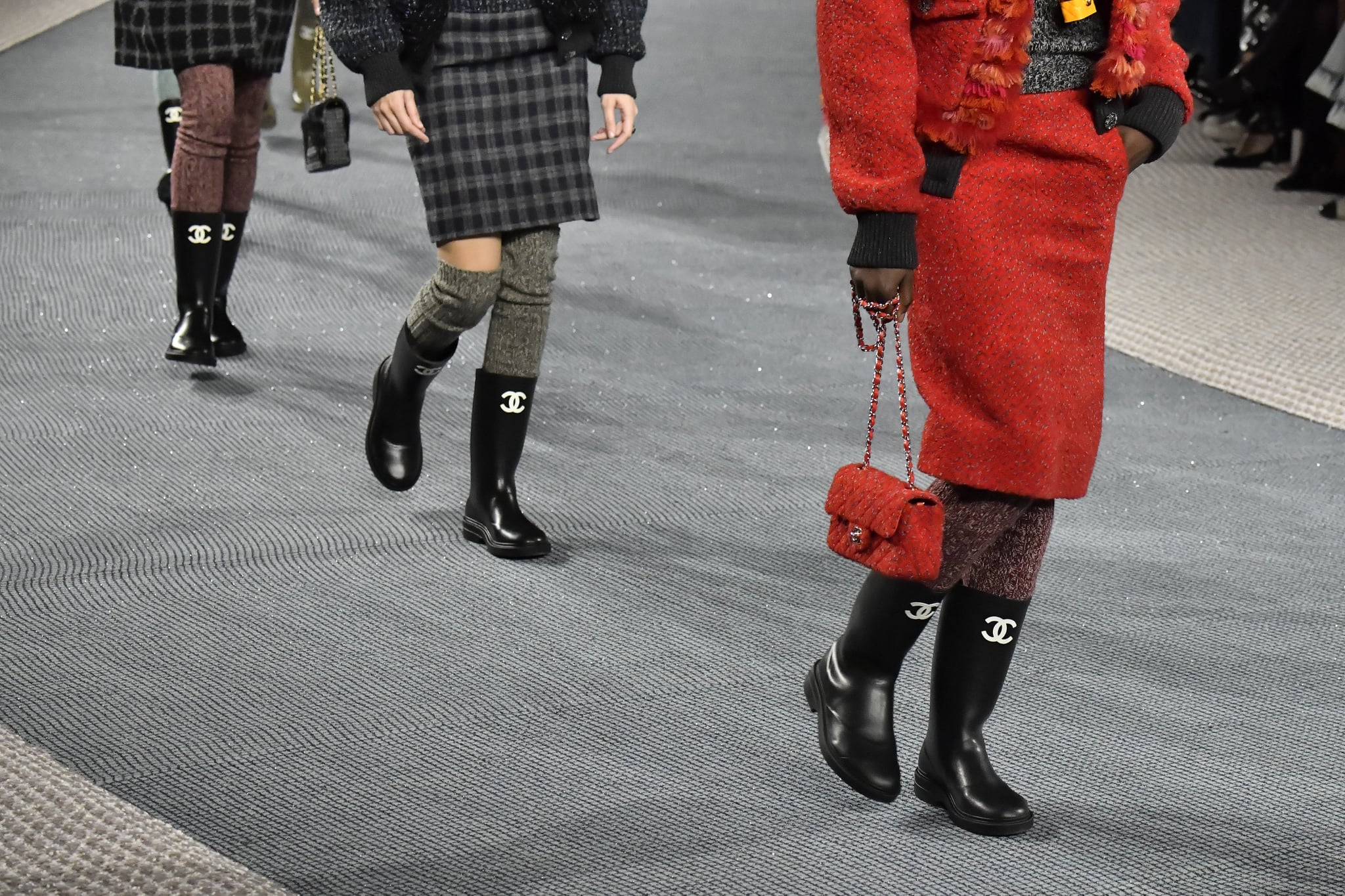 eten verband Ontdekking Chanel's Rubber Rain Boots Shine at the Fall 2022 Show | POPSUGAR Fashion