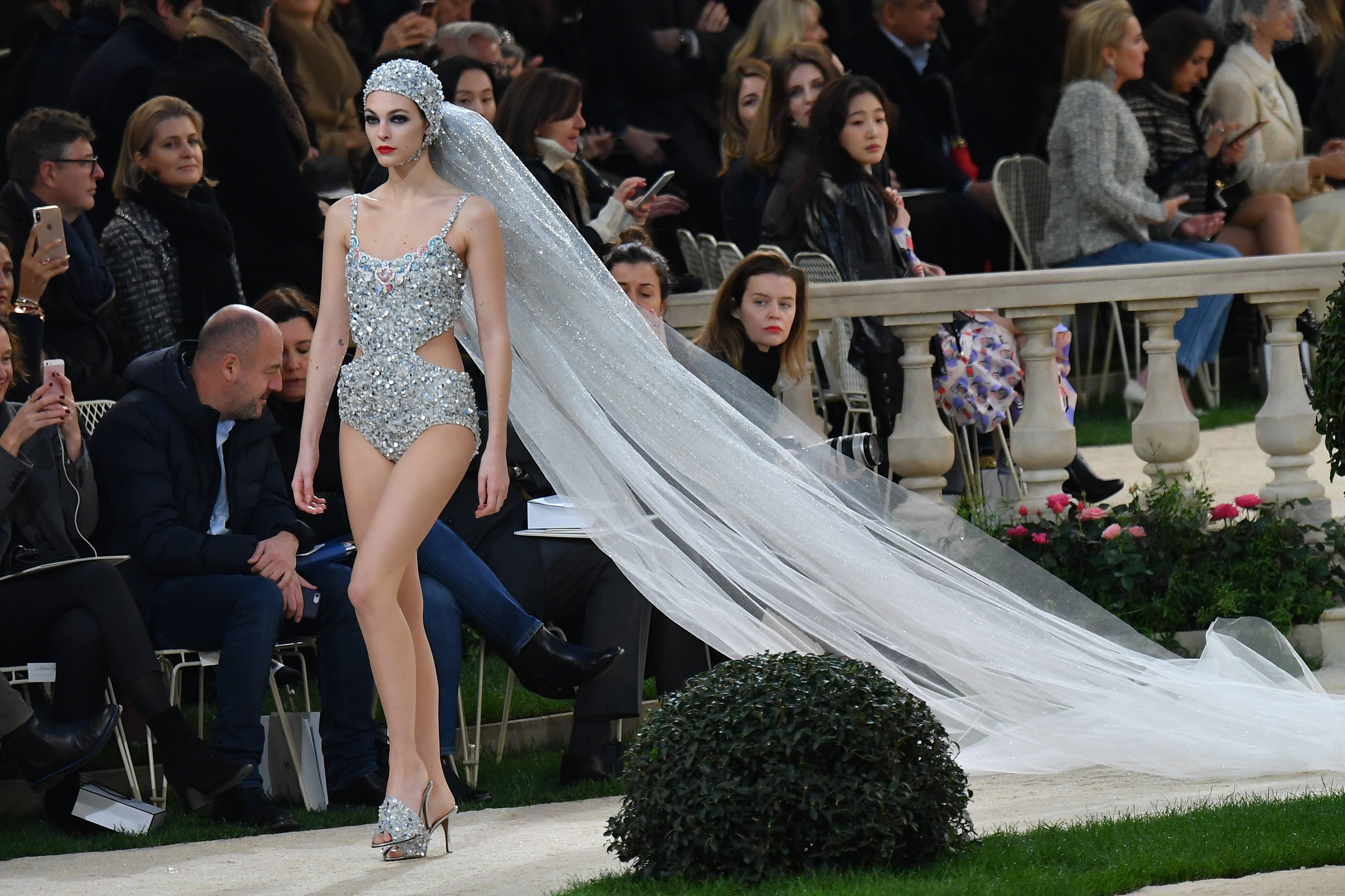 Chanel's Take on The Haute Couture Bride Just Gave Beach Weddings a Whole  New Look