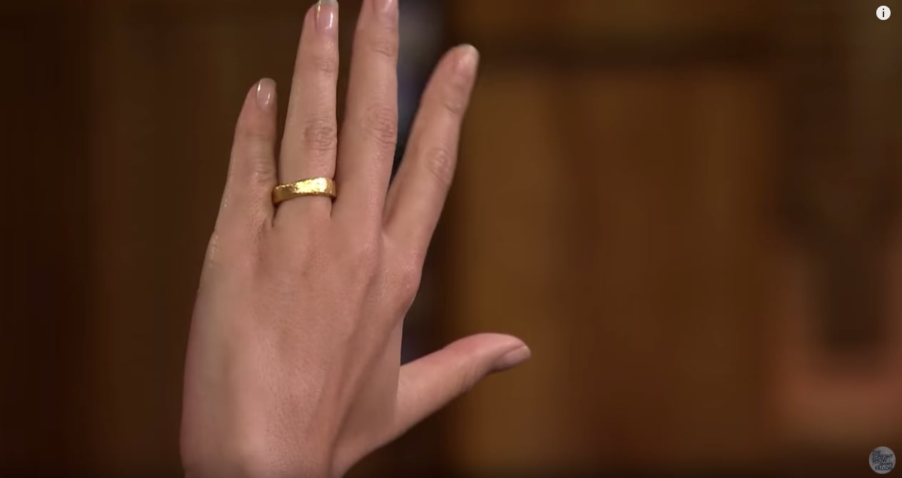 Emily ratajkowski wedding band top