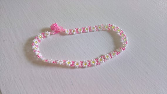 Vintage White Daisy Seed Bead Bracelet