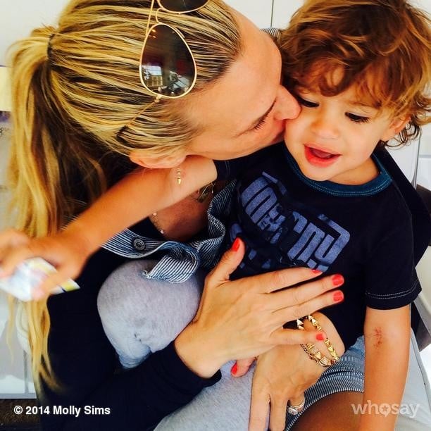 Molly Sims kicked off Brooks Stuber's birthday week with a kiss.
Source: Instagram user mollybsims