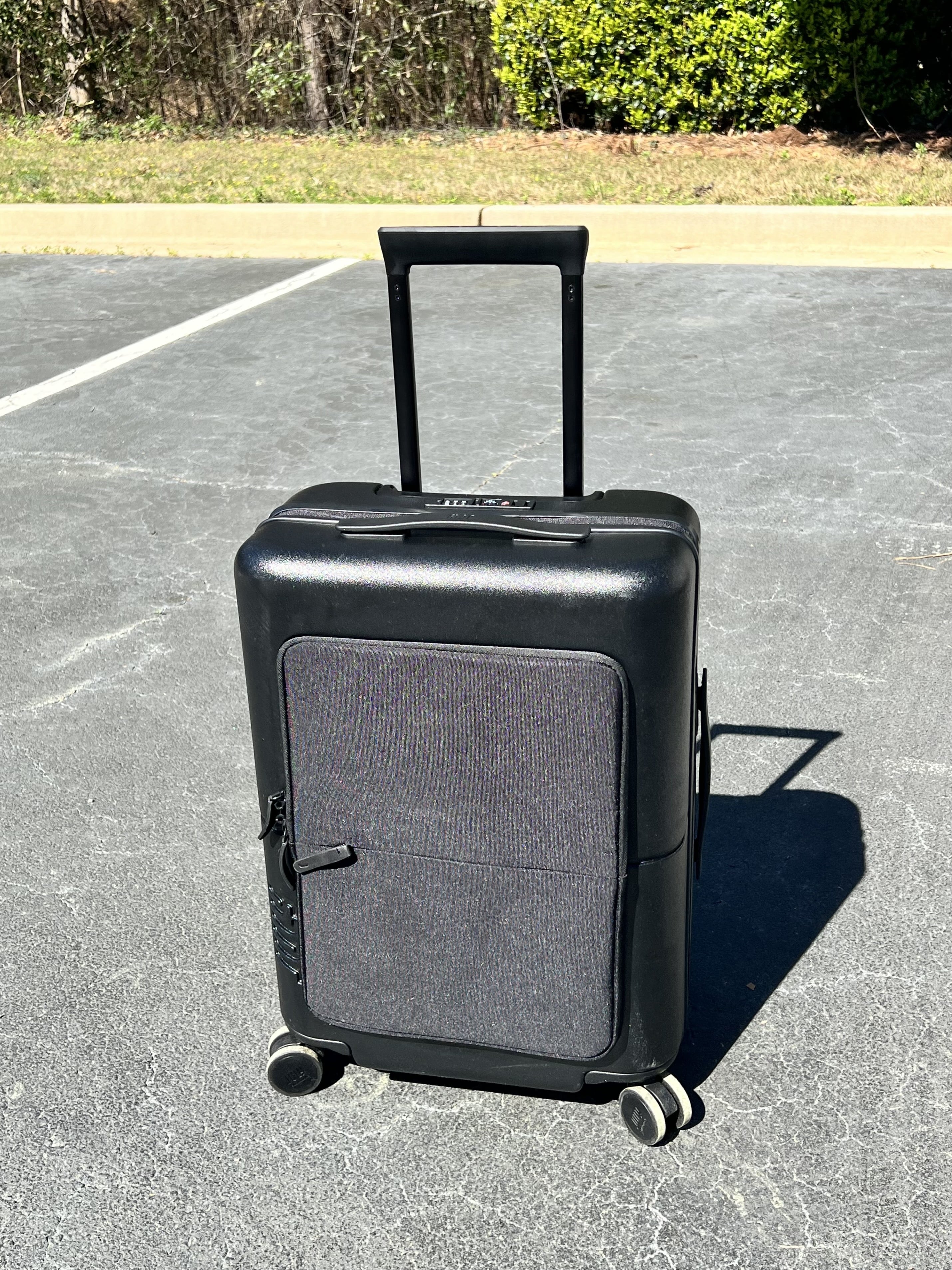 New version Away The BIGGER CARRY-ON w/ underside grab handle, NAVY