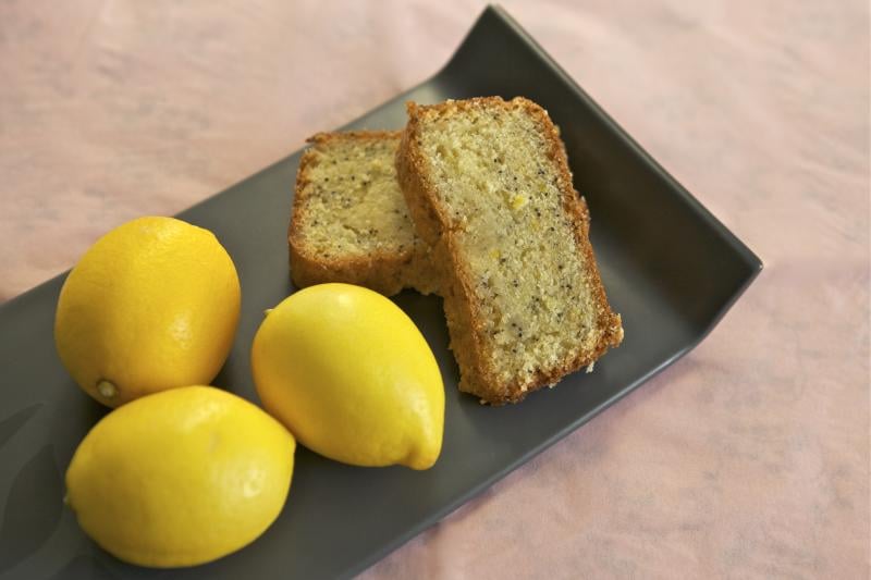 Slow-Cooker Lemon Poppy-Seed Cake