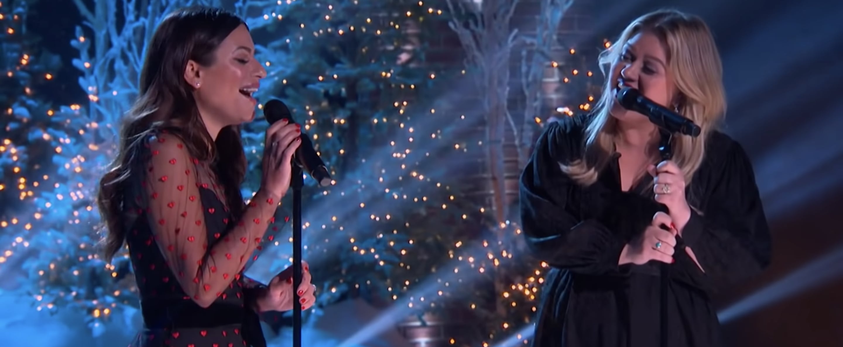 Kelly Clarkson S Classic White Christmas Cover
