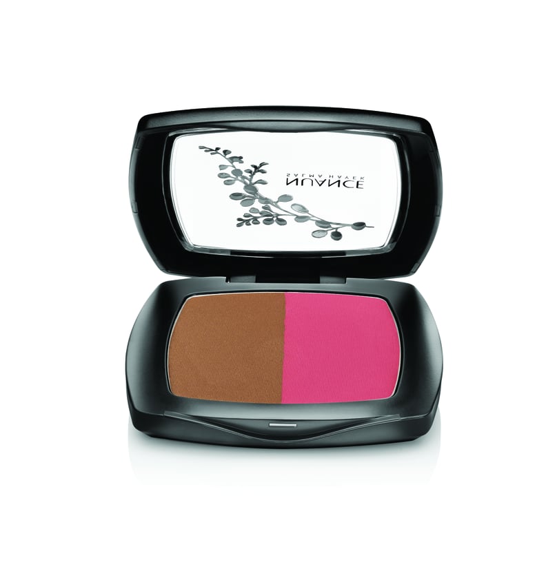 Nuance Salma Hayek Flawless Finish Illuminating Blush & Bronzer Duo in Golden Pink