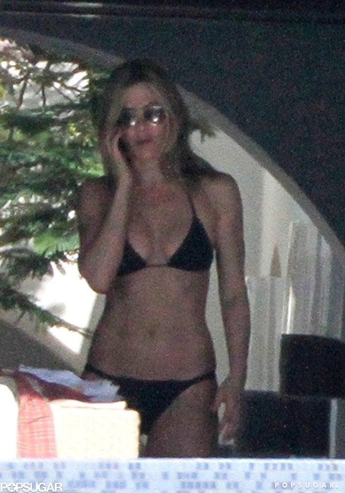 In May 2010, she donned a black bikini during a Mexico trip.