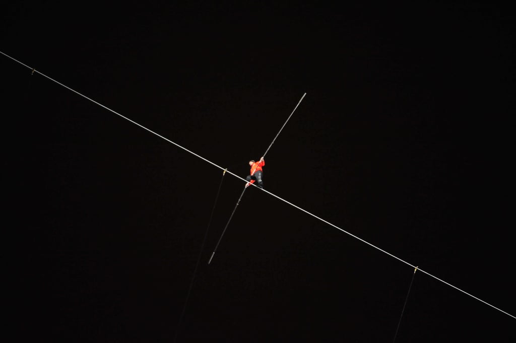 Nik Wallenda Walks a Tightrope Between Chicago Buildings