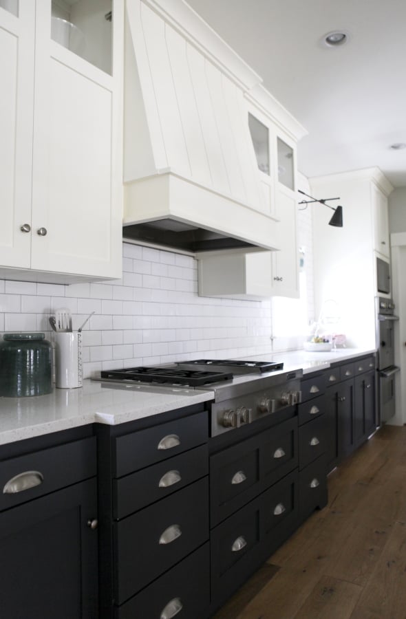 Chic Black Kitchens