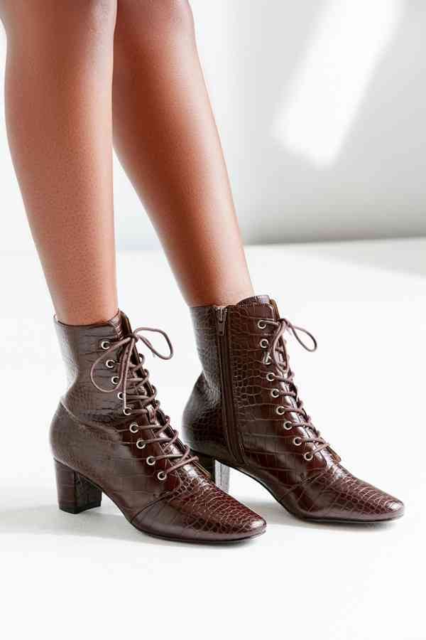 urban outfitters lace up boots