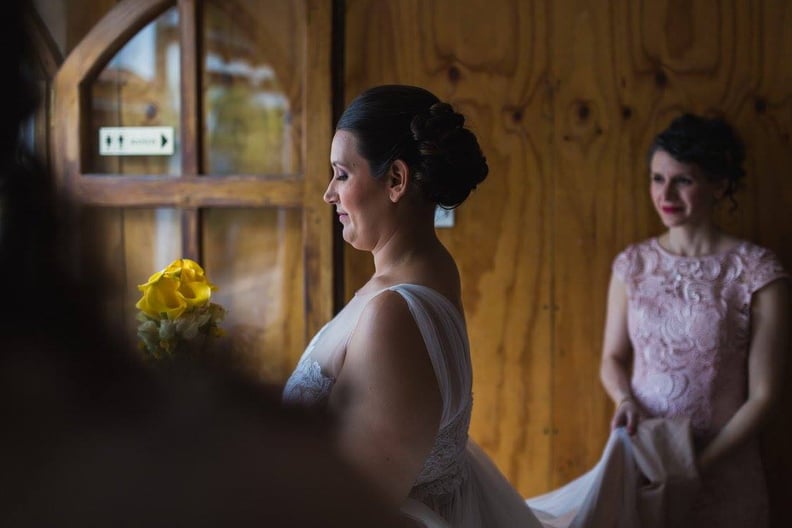 mom-gazing-at-bride