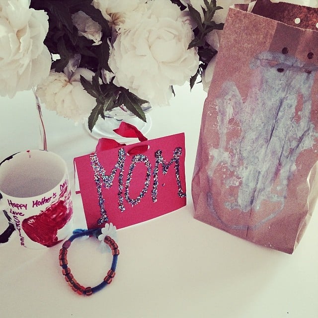 Rachel Zoe didn't mind being woken up at 5 a.m. when she saw these sweet gifts from her kids.
Source: Instagram user rachelzoe