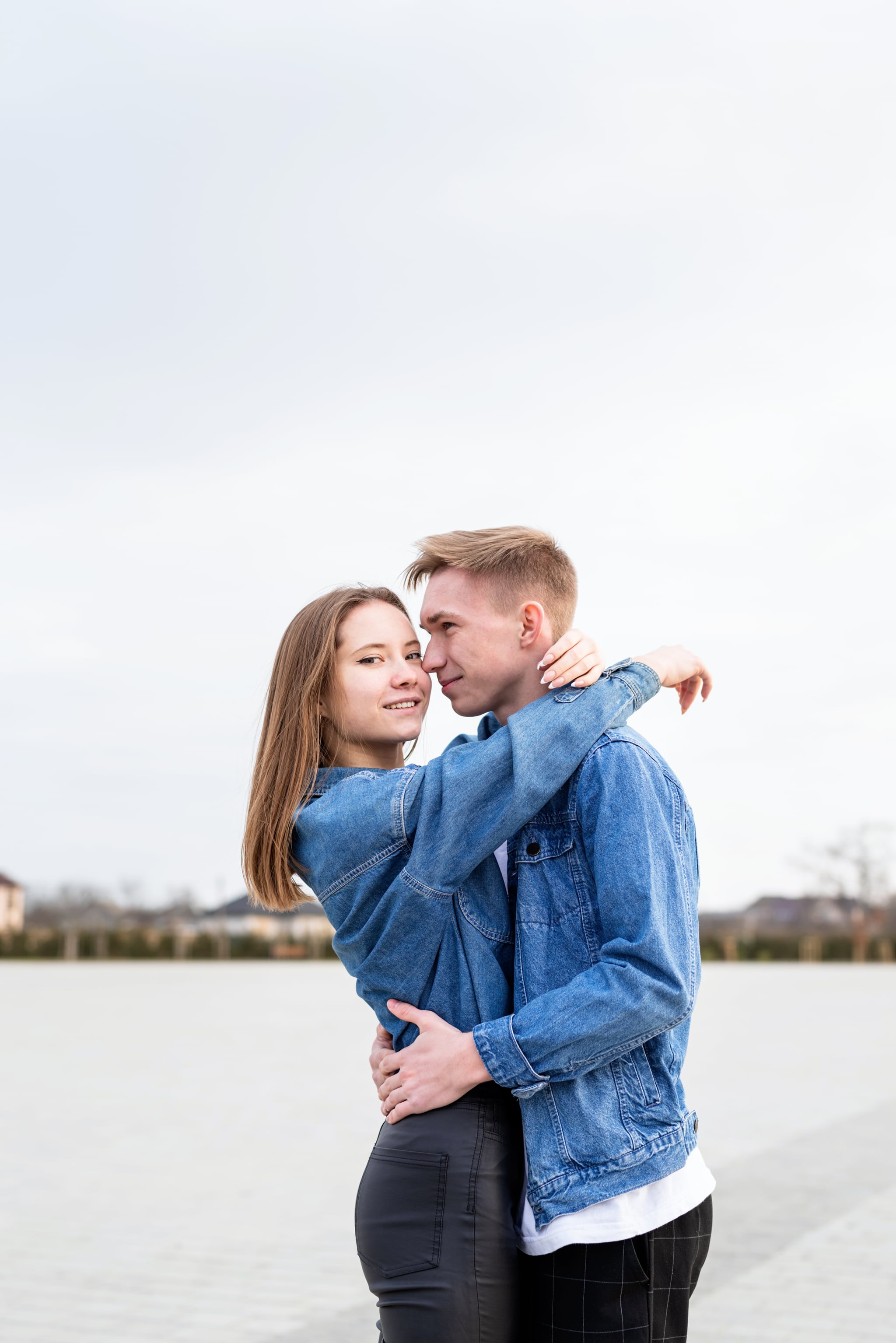 What to Wear For Engagement Photos ...