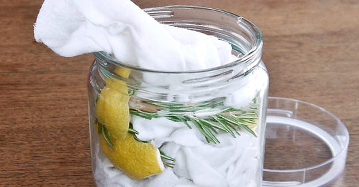 Homemade Cleaning Products & Wipes for Dusting